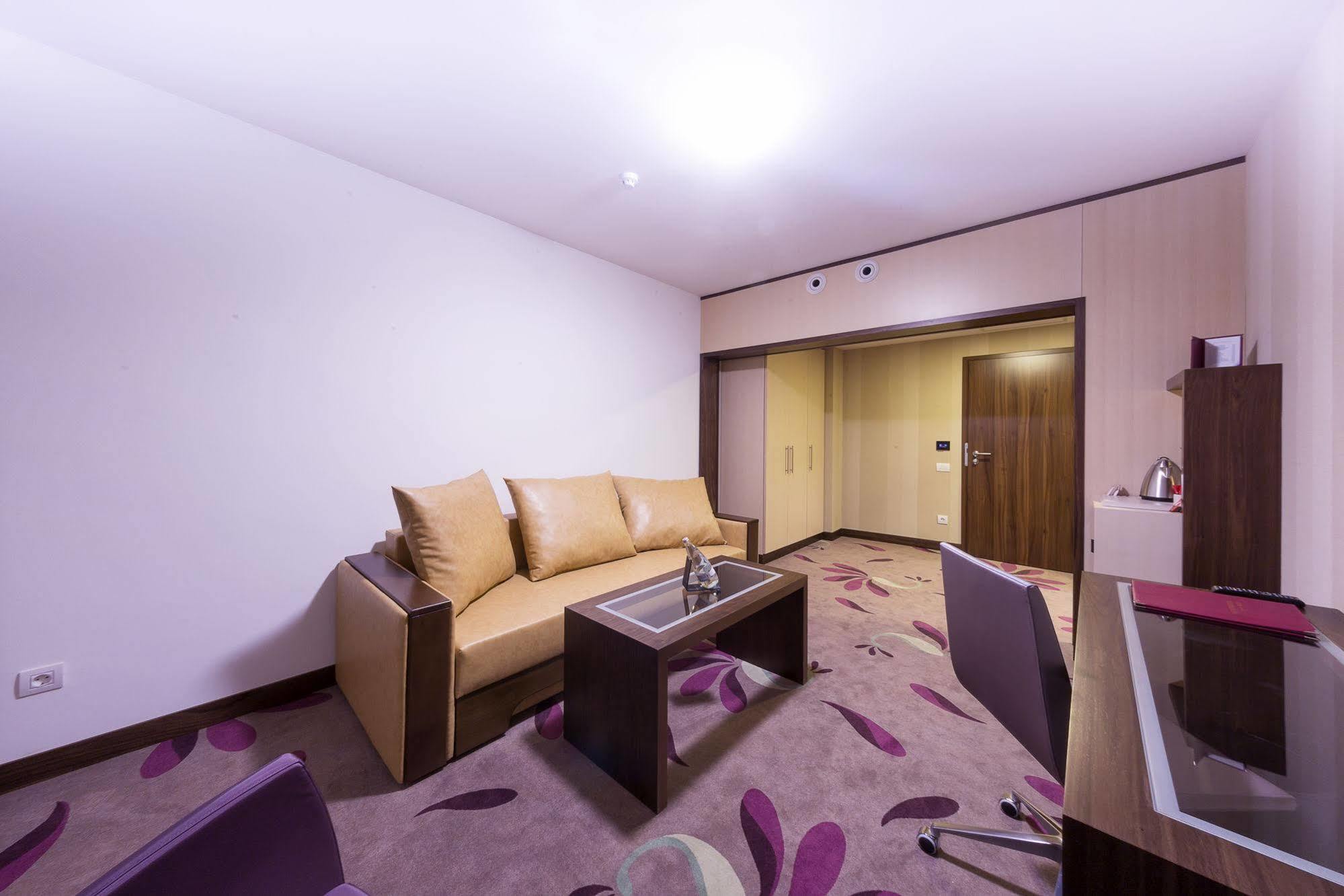 Hotel Transilvania Alba Iulia Exteriör bild