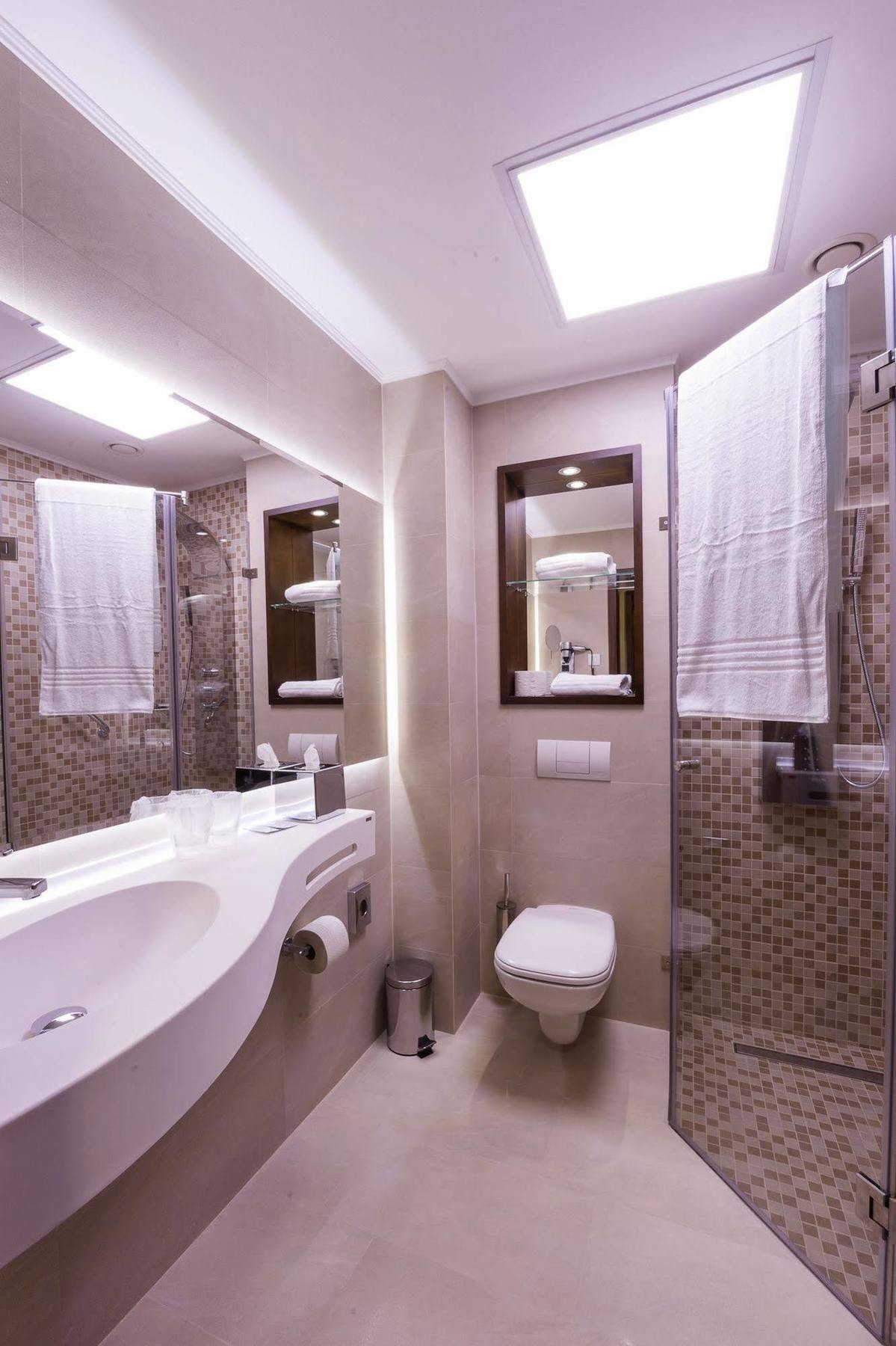 Hotel Transilvania Alba Iulia Exteriör bild