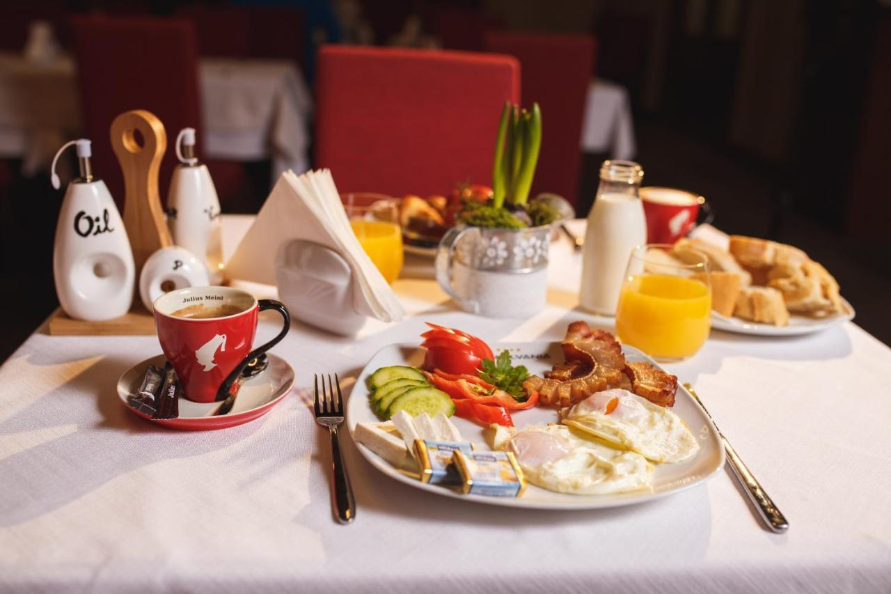 Hotel Transilvania Alba Iulia Exteriör bild